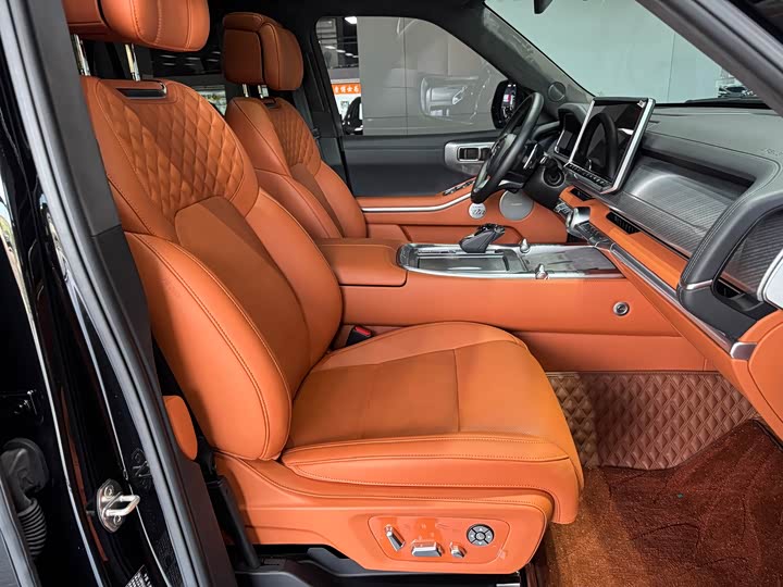 Photo 9 - Tank 700 Hybrid