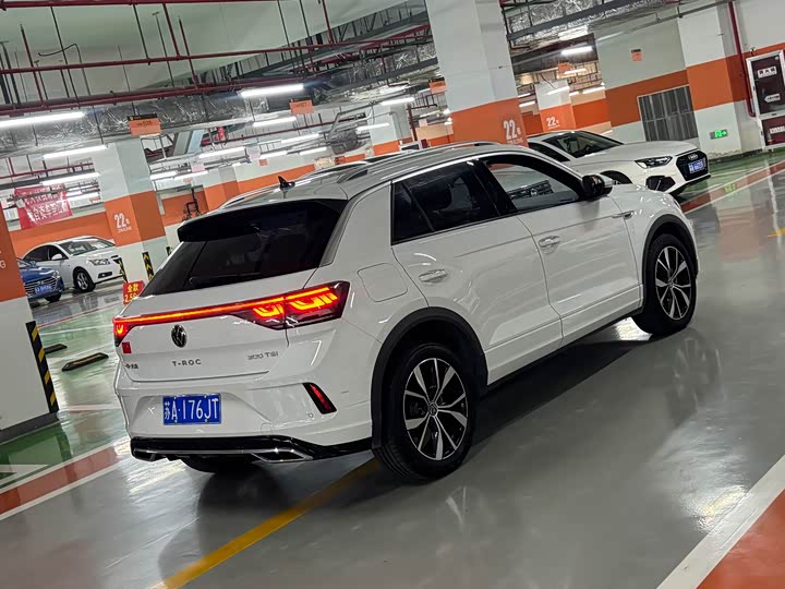 Фото 4 - Volkswagen T-Roc