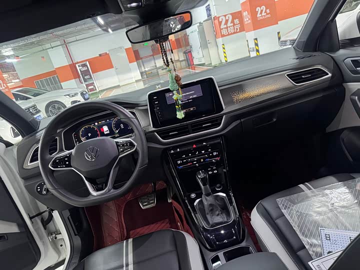 Фото 9 - Volkswagen T-Roc