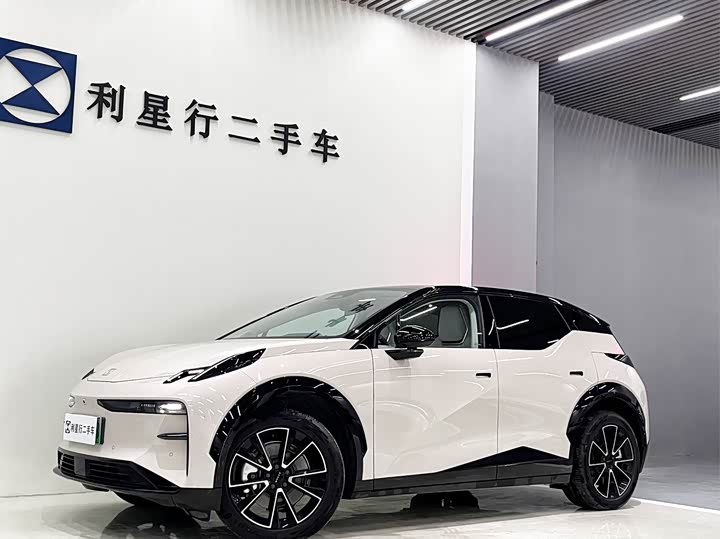 Фото 1 - Zeekr X