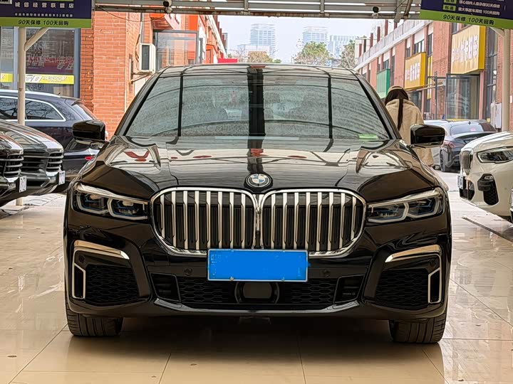 Фото 2 - BMW 7 Series