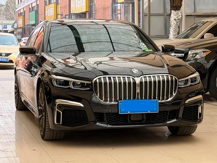 Фото 3 - BMW 7 Series