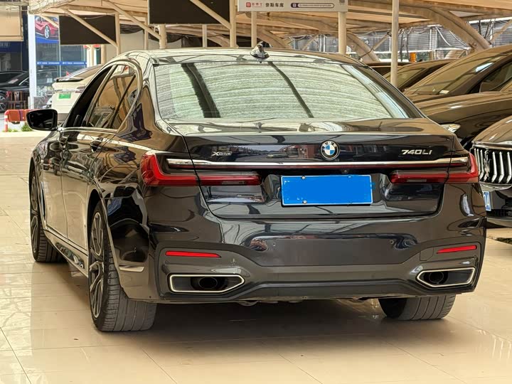 Фото 4 - BMW 7 Series