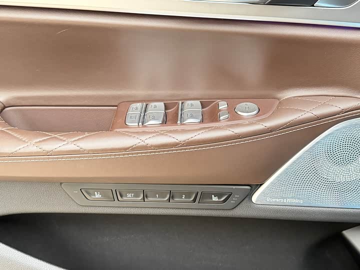 Фото 7 - BMW 7 Series