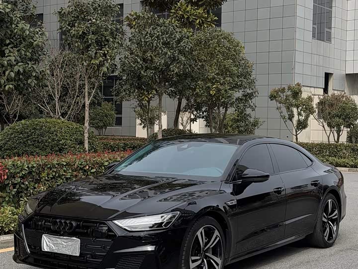 Фото 1 - Audi A7L