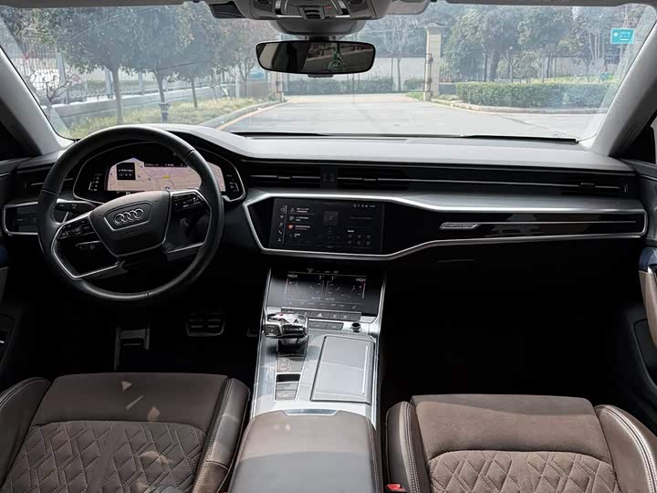 Фото 7 - Audi A7L