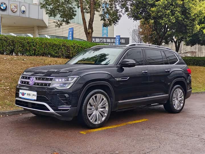 Photo 1 - Volkswagen Teramont Pro