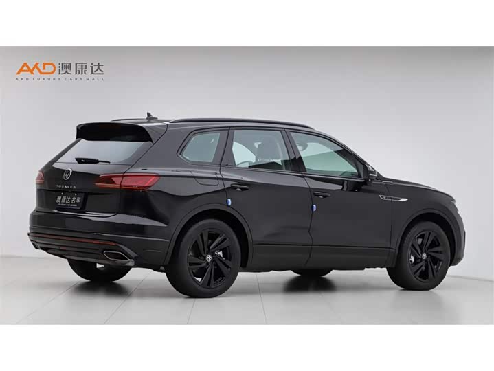 Фото 3 - Volkswagen Touareg