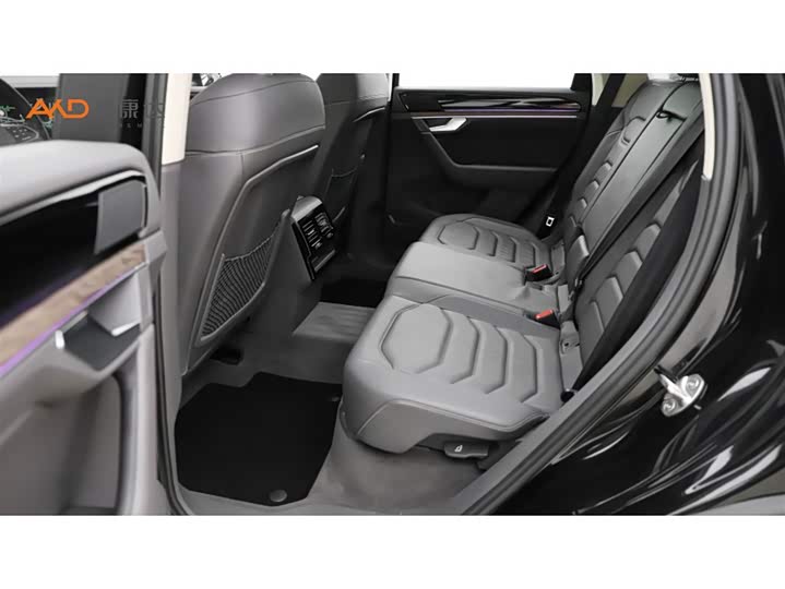 Фото 7 - Volkswagen Touareg