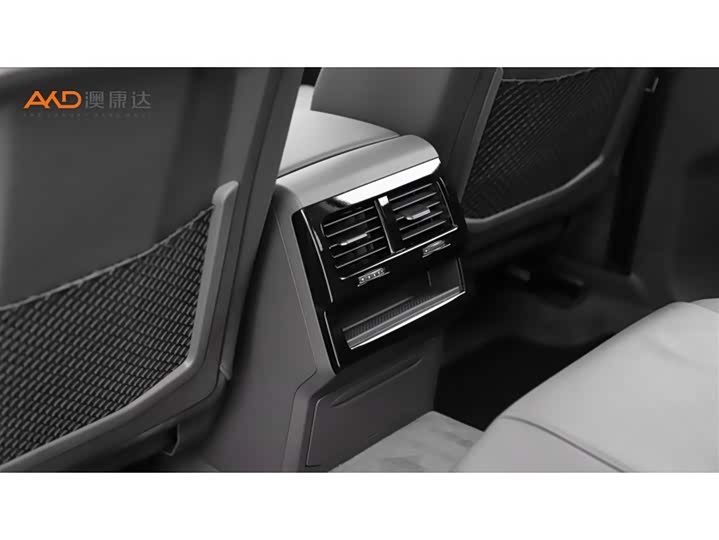 Фото 9 - Volkswagen Touareg