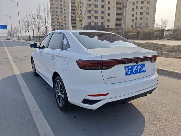 Фото 6 - Geely Emgrand