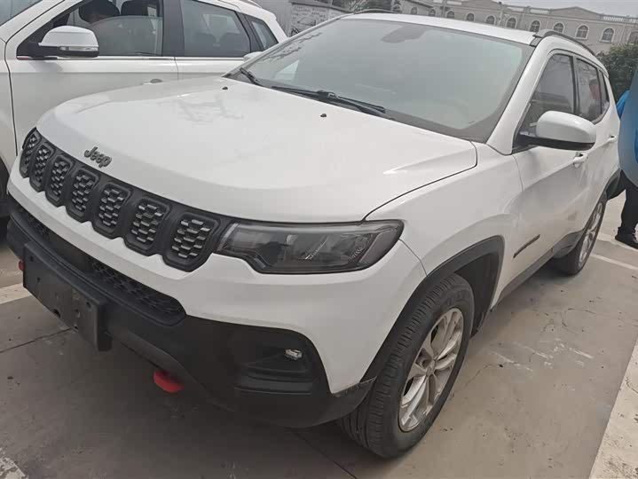 Фото 1 - Jeep Compass