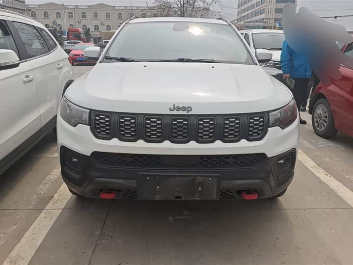 Фото 2 - Jeep Compass