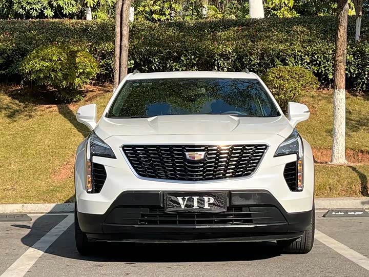 Фото 2 - Cadillac XT4