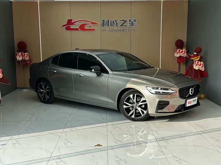 Фото 3 - Volvo S60