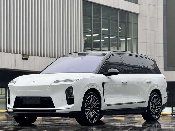 Фото 1 - Nio ES8