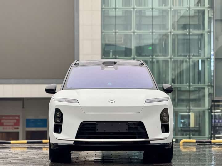 Фото 2 - Nio ES8