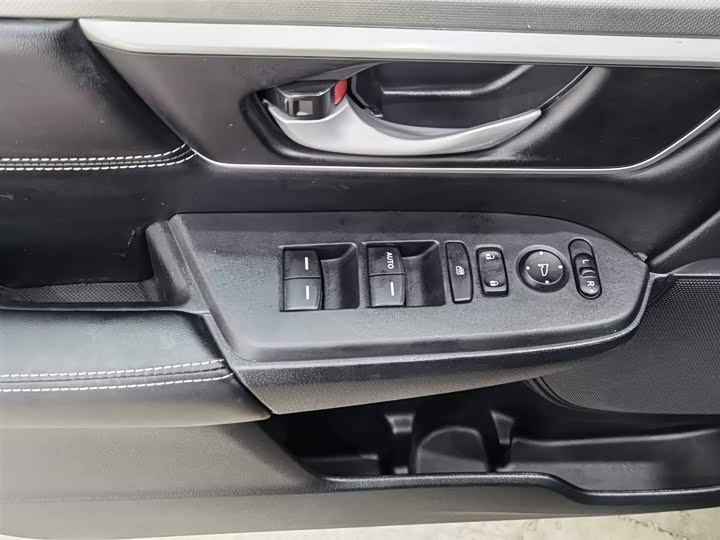 Фото 9 - Honda CR-V