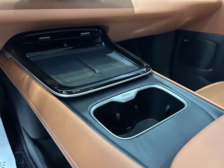 Фото 5 - Changan Deepal S05