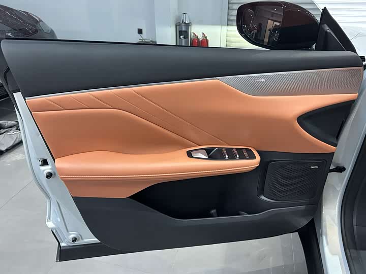 Фото 8 - Changan Deepal S05