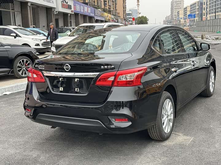 Фото 4 - Nissan Sylphy