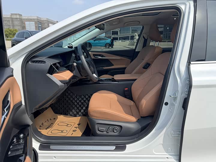 Фото 9 - Toyota Camry