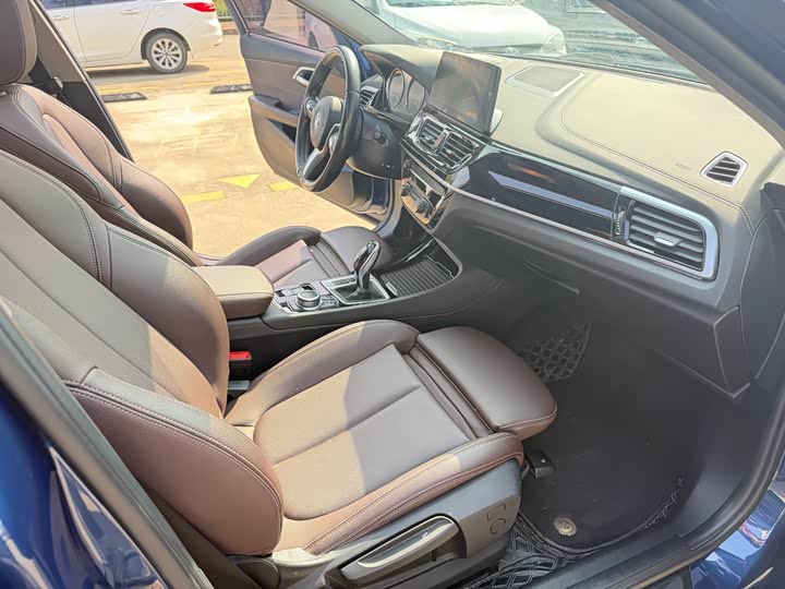 Фото 9 - BMW 1 Series