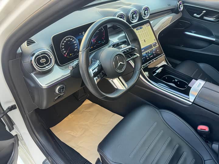 Zdjęcie 8 - Mercedes-Benz C-Class