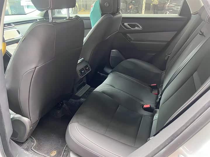 Photo 4 - Land Rover Range Rover Velar