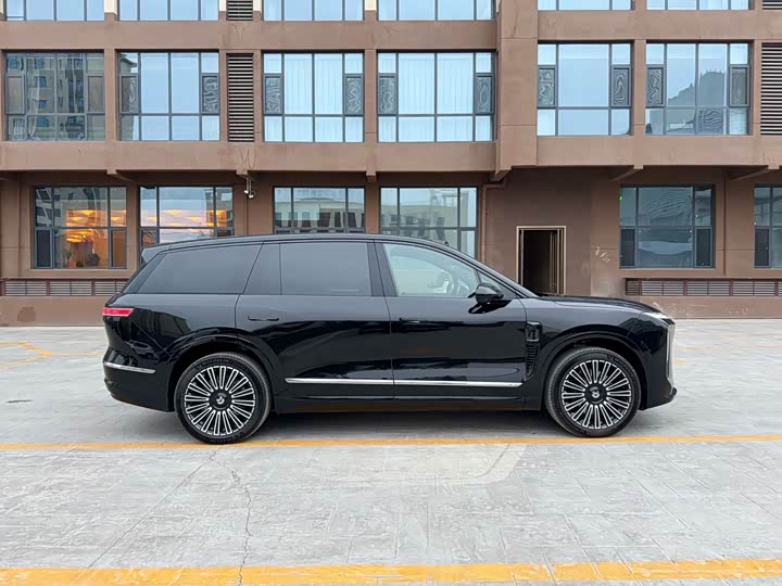 Фото 6 - Nio ES8