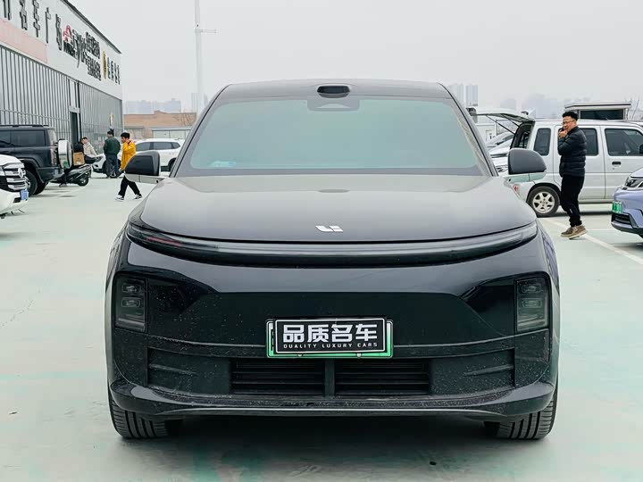 Photo 2 - LiXiang L6