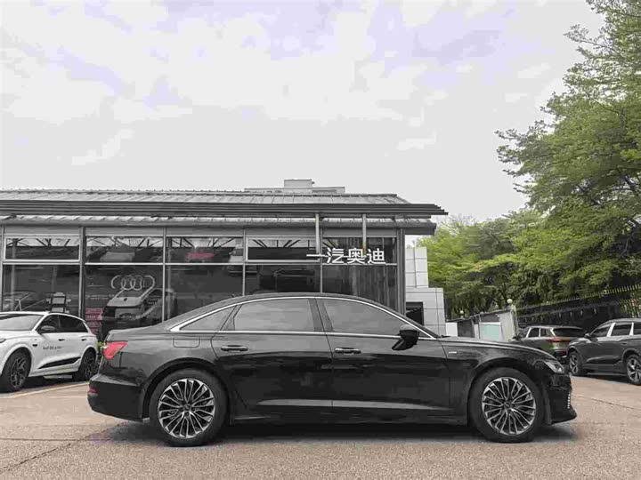 Фото 3 - Audi A6L Hybrid