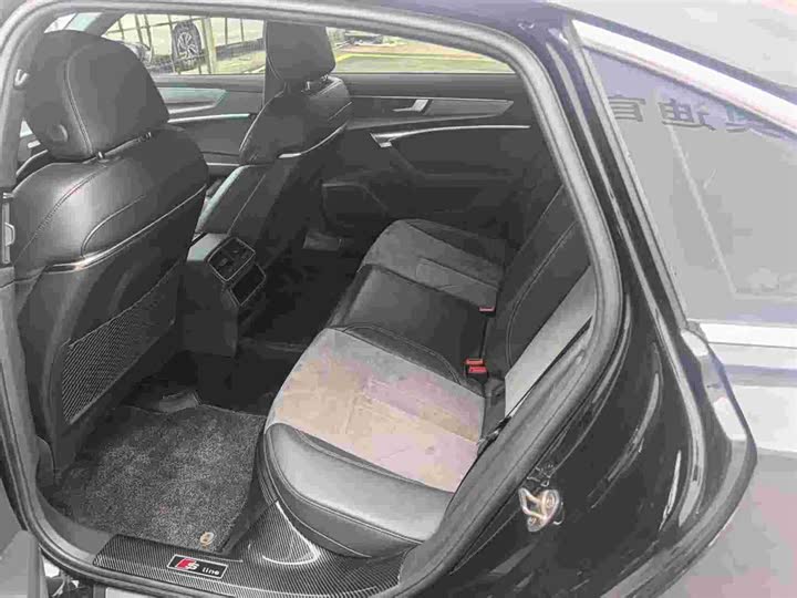 Фото 8 - Audi A6L Hybrid