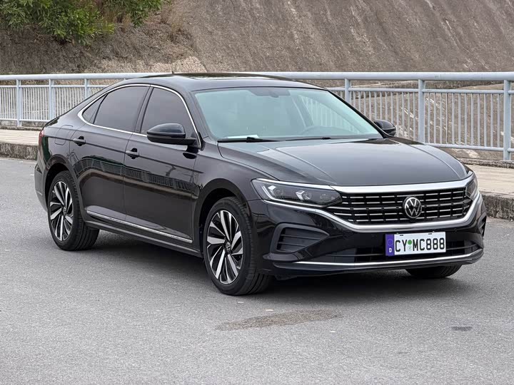 Фото 3 - Volkswagen Passat