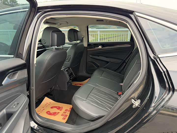 Фото 5 - Volkswagen Passat