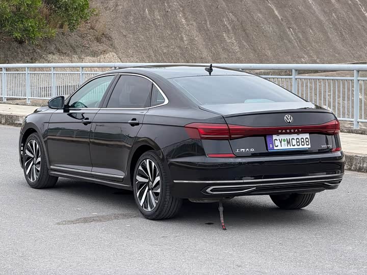 Фото 9 - Volkswagen Passat