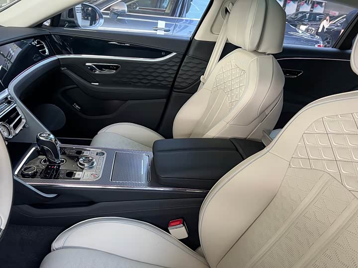 Фото 8 - Bentley Flying Spur