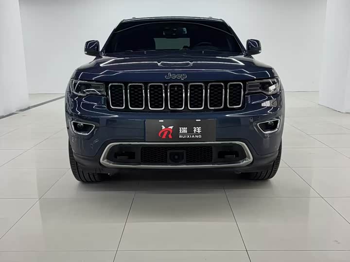 Фото 2 - Jeep Grand Cherokee