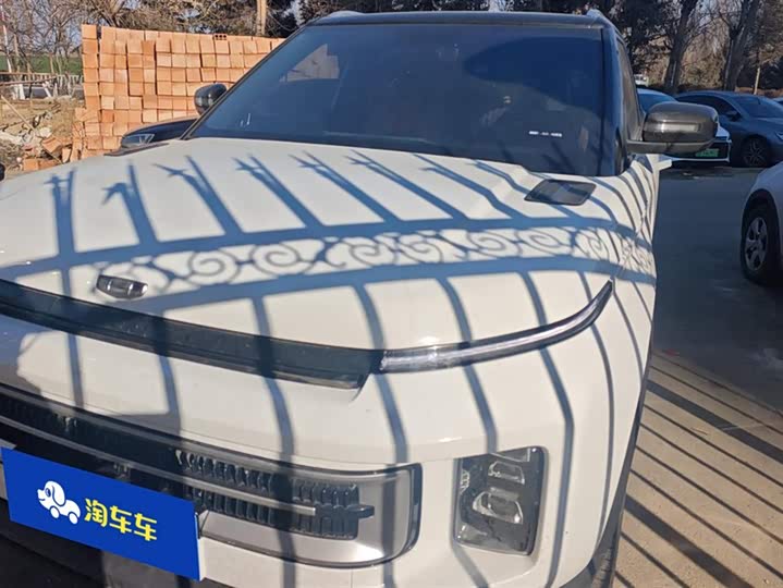 Photo 1 - Geely Icon