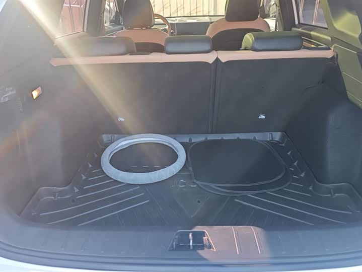 Photo 4 - Geely Icon