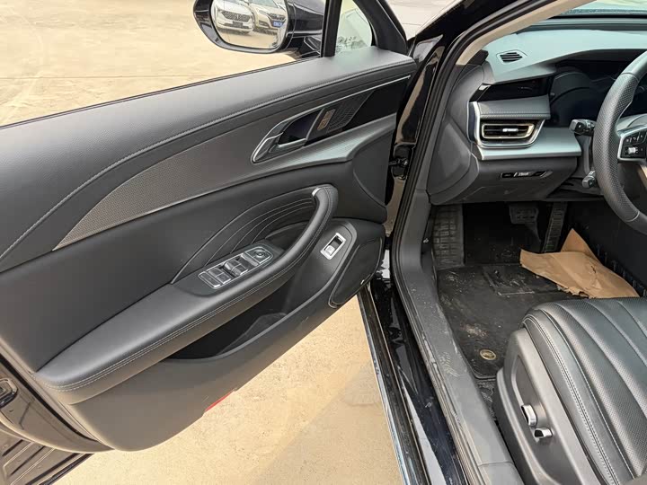 Фото 4 - Hongqi H5