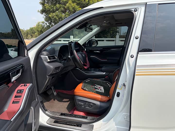 Фото 3 - Toyota Highlander