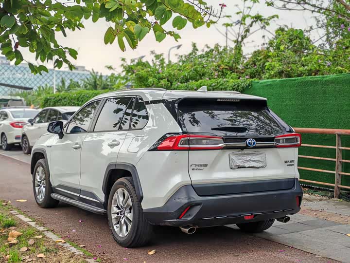 Фото 4 - Toyota Wildlander