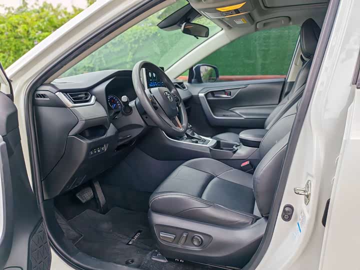 Фото 7 - Toyota Wildlander