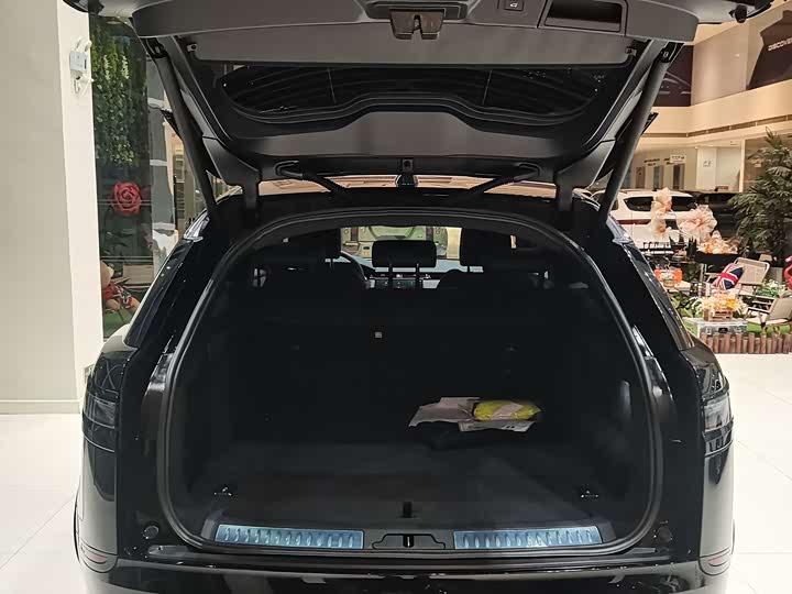 Фото 9 - Land Rover Range Rover Velar