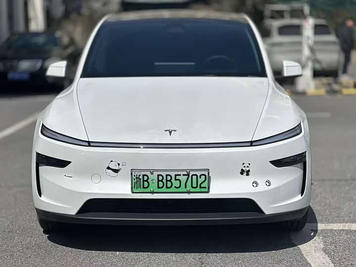 Photo 2 - Tesla Model Y