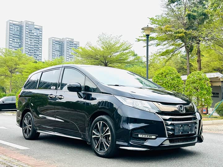 Фото 2 - Honda Odyssey