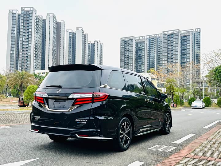 Фото 5 - Honda Odyssey