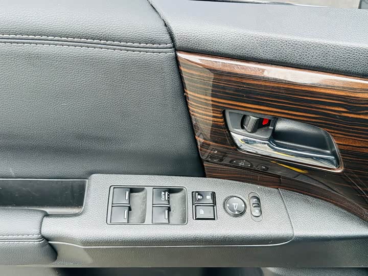 Фото 9 - Honda Odyssey