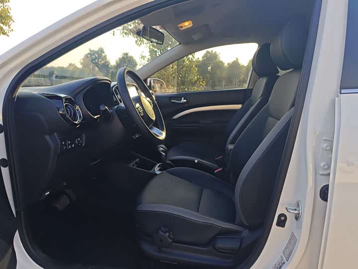 Фото 6 - Kia KX1